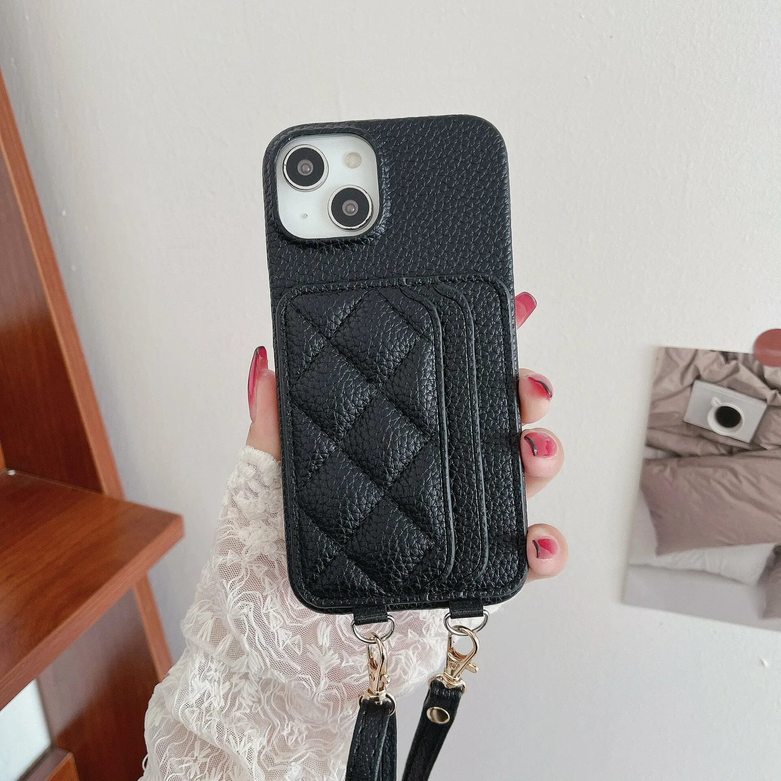 Чехол-ремень, для iPhone15Pro, черный, кожаный — скидка по промокоду Яндекс Маркет